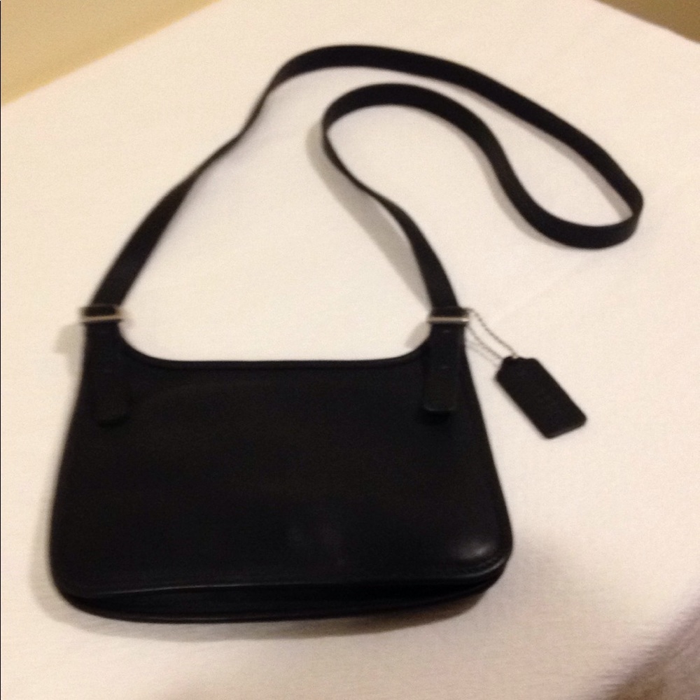 👜Very nice small COACH cross body!